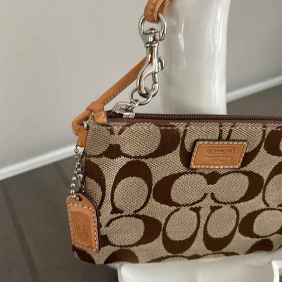 Authentic Coach Signature Logo Wristlet- Tan&Brown - Picture 3 of 5